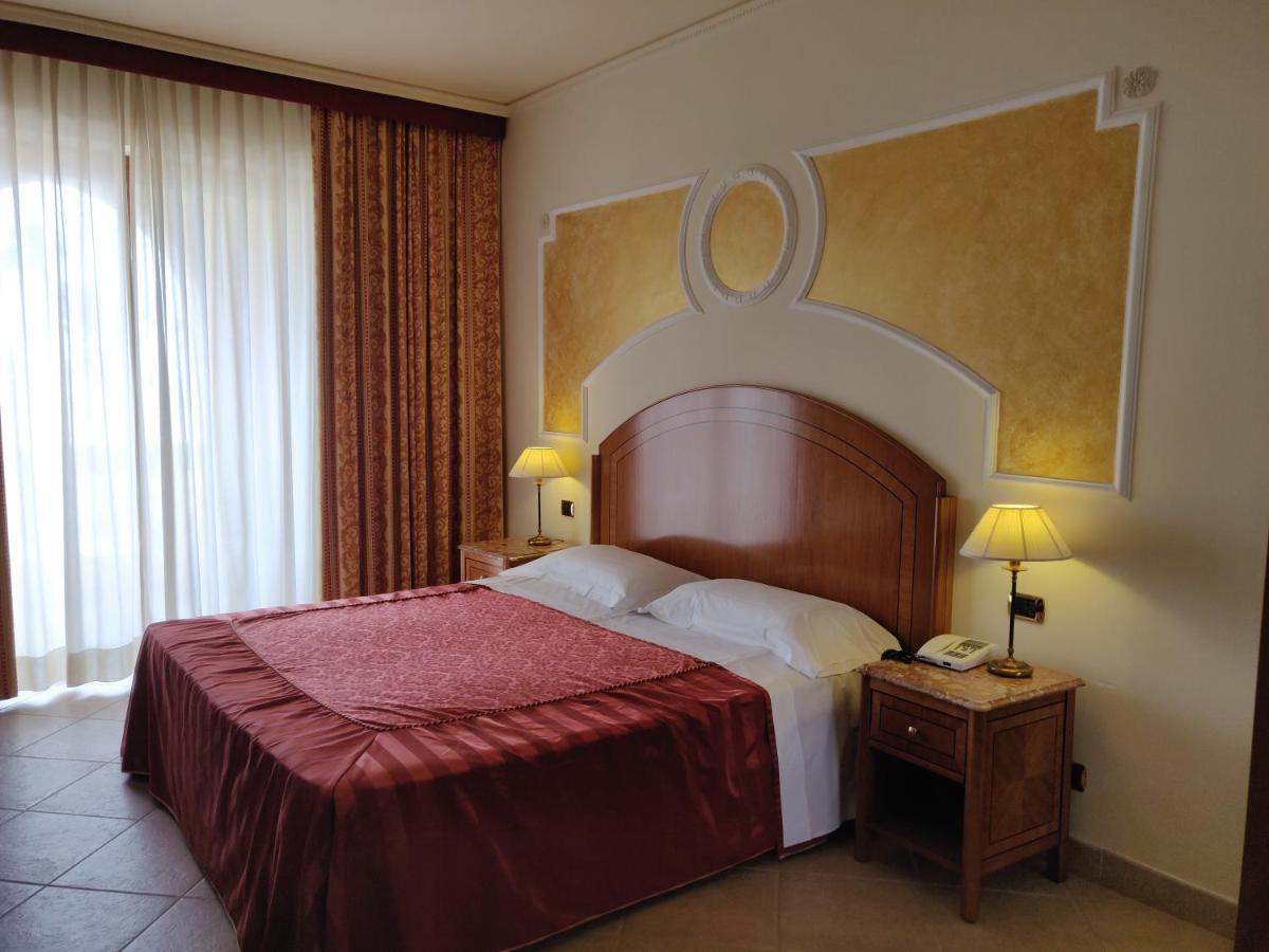 Parco Dei Principi Hotel Роччелла-Ионика Экстерьер фото