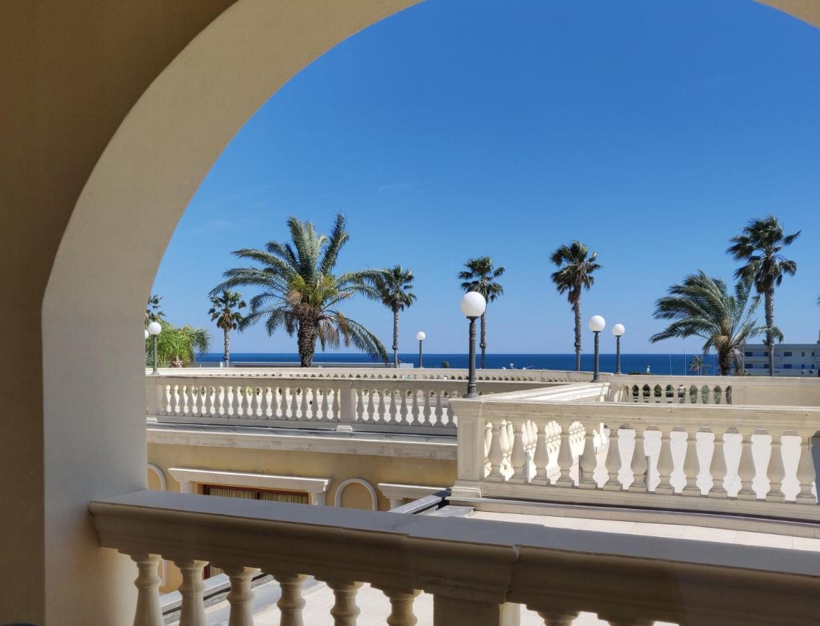 Parco Dei Principi Hotel Роччелла-Ионика Экстерьер фото