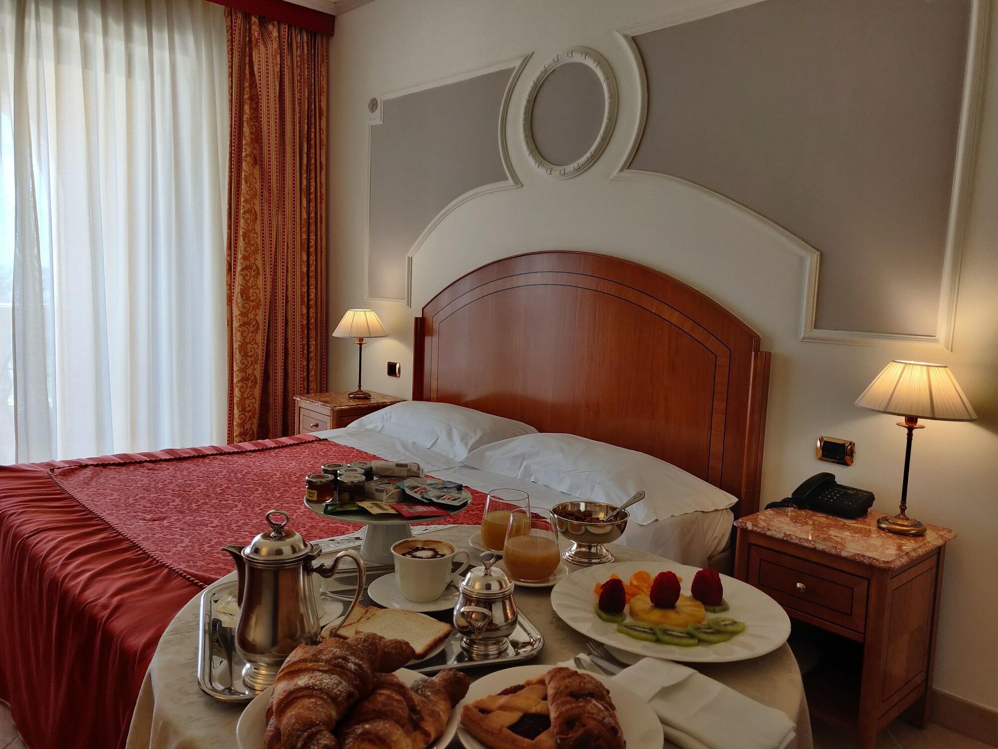 Parco Dei Principi Hotel Роччелла-Ионика Экстерьер фото
